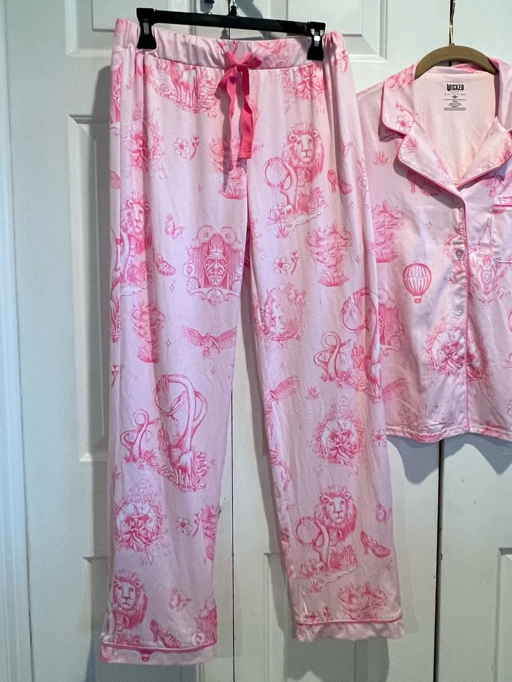 2 Pc “ Wicked” 🩷 Pink Printed Pajama Set - Short Sleeve Top & Pants